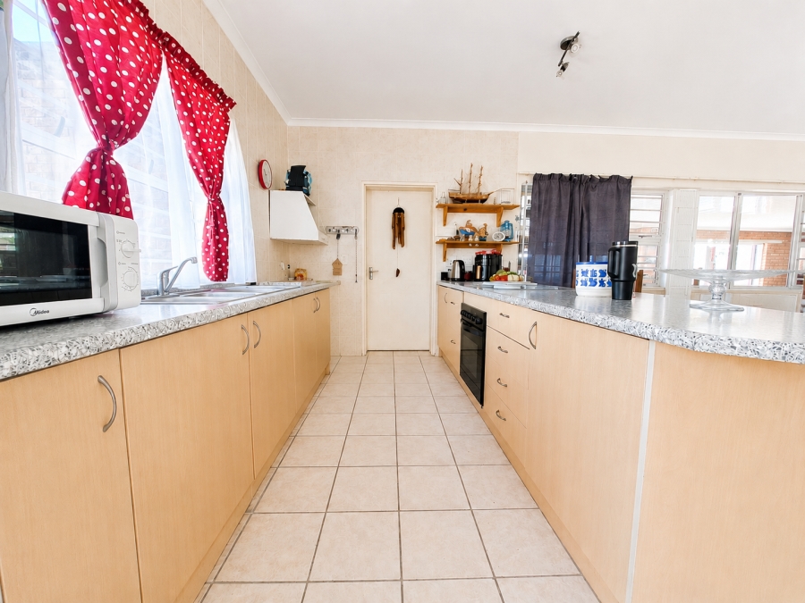 3 Bedroom Property for Sale in Myburgh Park Western Cape
